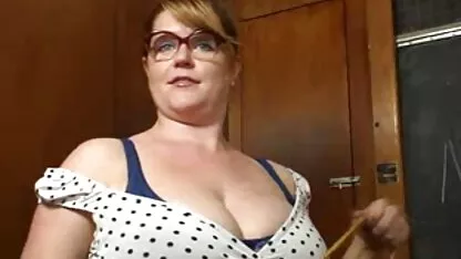 Mooie jonge lesbische seks. nederlandse live porno