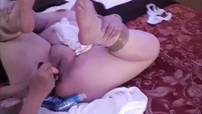 Een nederlandse amateur porno films slanke brunette die de eerste persoon in z ' n kont gooit.