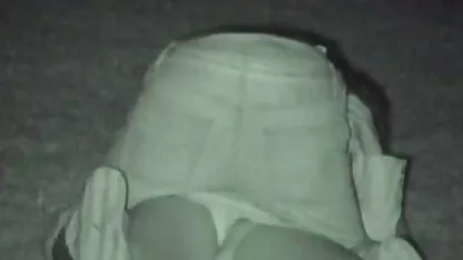 Vector tilde de blonde op pijpbeurt en nederlandse live porno seks in de kruiwagen