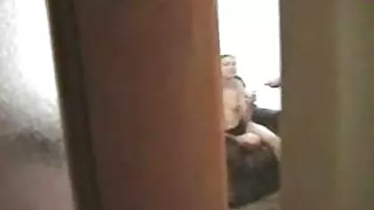 Zelfgemaakte nederlandse webcam sex porno met een Russische vrouw in sexy lingerie
